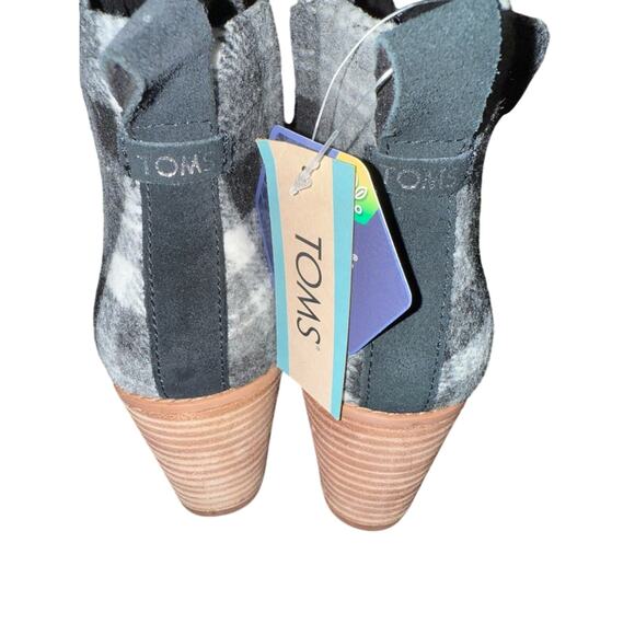 NEW TOMS CLARE BOOTS Flannel Plaid Ankle Booties Black Gray Sz 8 - Picture 8 of 12